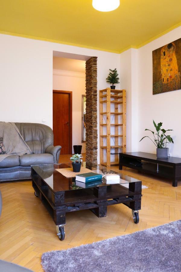 Palace Apartman - Minaret, Eger Buitenkant foto
