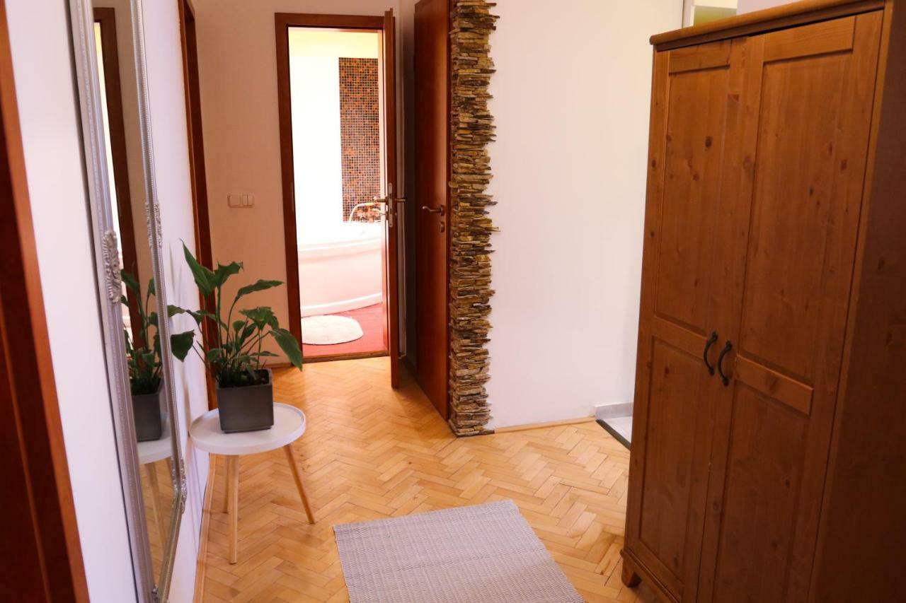 Palace Apartman - Minaret, Eger Buitenkant foto